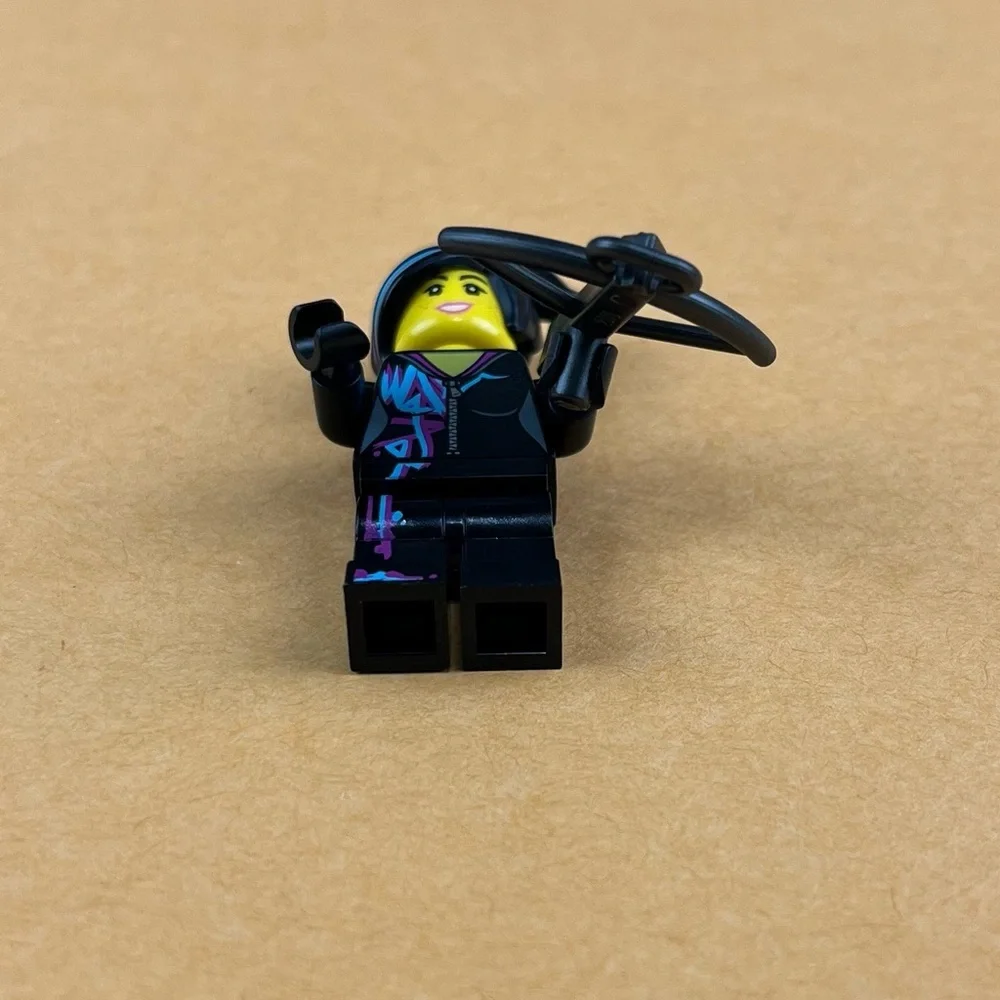 LEGO The Lego Movie 2 Lucy Wyldstyle Minifigure 70824 2